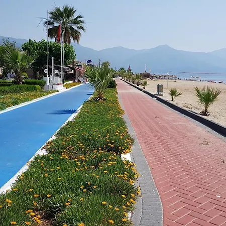 Private Holiday @ Near Long Beach In Villa *